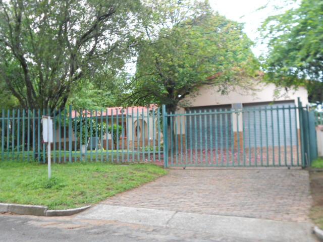 Front View of property in Sonheuwel