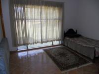 Bed Room 1 - 17 square meters of property in Bon Accord