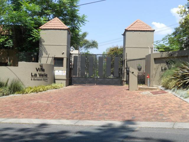 Front View of property in Benmore Gardens