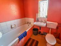 Bathroom 1 of property in Mhluzi
