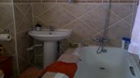 Bathroom 1 of property in Pretoria Gardens
