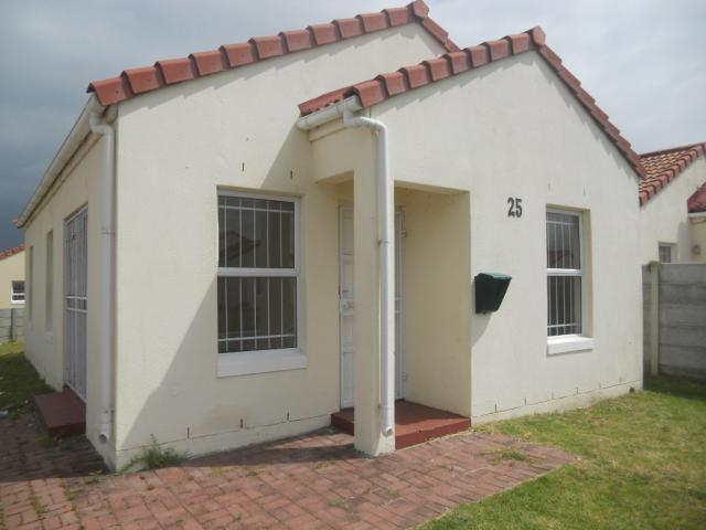 3 Bedroom House for Sale For Sale in Strand - Private Sale - MR079553