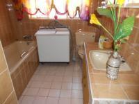 Bathroom 1 - 10 square meters of property in Witfield