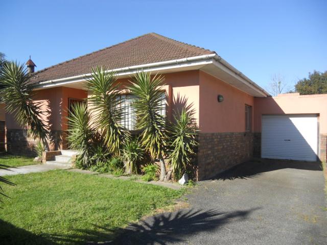 Front View of property in Parow Central