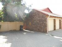 Front View of property in Rooihuiskraal