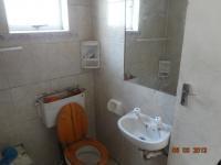Main Bathroom - 2 square meters of property in Ottery