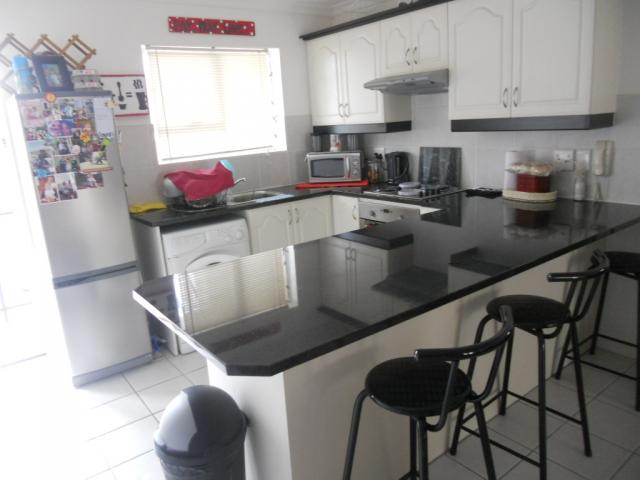 Dining Room of property in Somerset West
