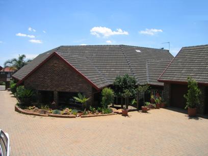 6 Bedroom House for Sale For Sale in Waterkloof Glen - Home Sell - MR08056