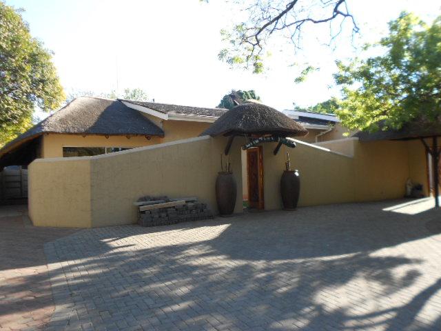 11 Bedroom House for Sale For Sale in Glen Marais - Private Sale - MR080840