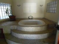 Main Bathroom - 42 square meters of property in Glenmarais (Glen Marais)