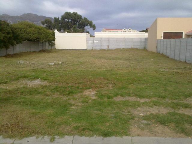 Land for Sale For Sale in Gordons Bay - Private Sale - MR081071