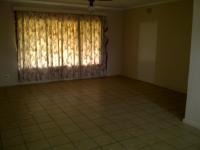 Lounges - 28 square meters of property in Vereeniging