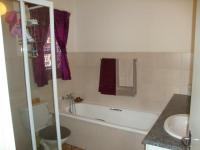 Main Bathroom of property in Randburg