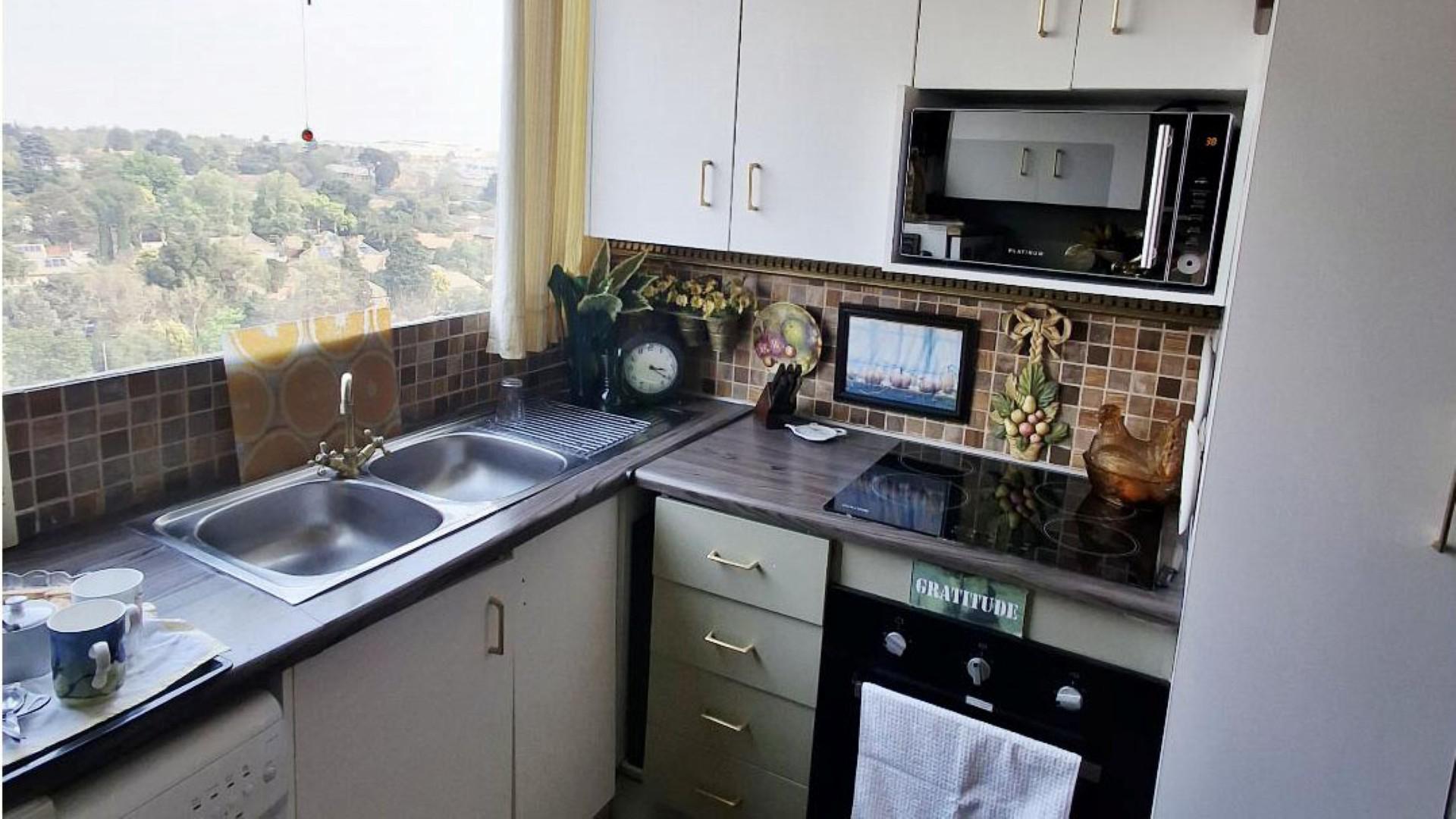 Kitchen - 9 square meters of property in Denlee