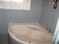 Bathroom 1 of property in Magaliesburg