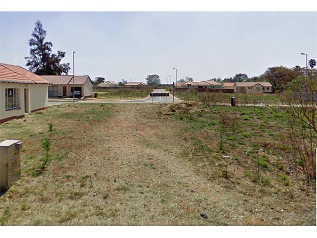 Land for Sale For Sale in Karenpark - Private Sale - MR081304