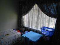 Bed Room 2 - 9 square meters of property in Brackendowns