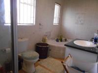 Main Bathroom - 10 square meters of property in Brackendowns