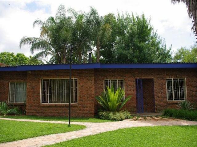 8 Bedroom House for Sale For Sale in Modimolle (Nylstroom) - Private Sale - MR081651