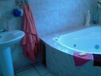 Main Bathroom - 18 square meters of property in Pretoria Rural