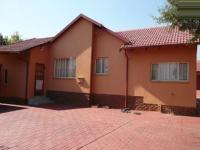 Front View of property in The Reeds