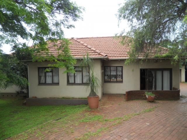 Front View of property in Montclair (Dbn)