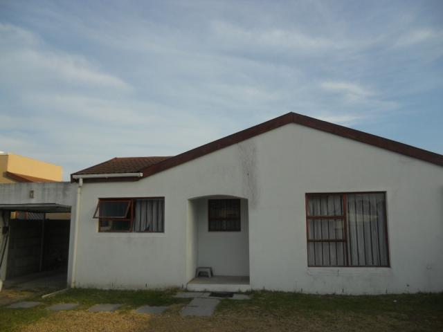 3 Bedroom House for Sale For Sale in Grassy Park - Home Sell - MR082908