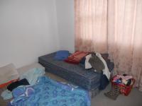 Bed Room 1 - 13 square meters of property in Grassy Park