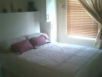 Bed Room 1 - 17 square meters of property in Vaalmarina