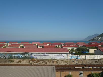 2 Bedroom Simplex for Sale For Sale in Fish Hoek - Private Sale - MR08332
