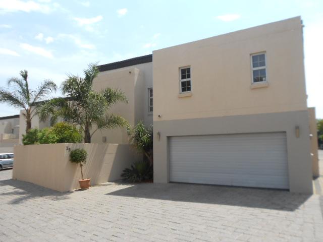 4 Bedroom Cluster for Sale and to Rent For Sale in Bedfordview - Private Sale - MR083613