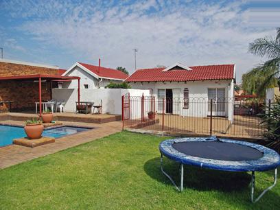 3 Bedroom House for Sale and to Rent For Sale in Edenvale - Private Sale - MR08370