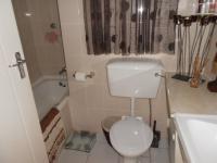 Main Bathroom - 5 square meters of property in Silverfields