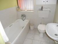 Bathroom 1 - 3 square meters of property in Rondebosch East