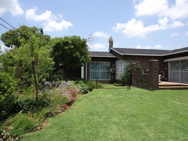 4 Bedroom House for Sale For Sale in Boksburg - Home Sell - MR085055