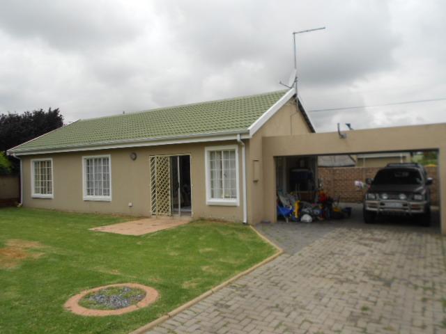 3 Bedroom Cluster for Sale For Sale in Alberton - Private Sale - MR085241