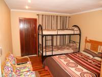 Bed Room 1 - 14 square meters of property in Port Edward