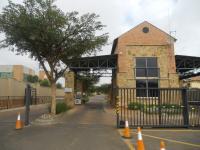 Front View of property in Silver Lakes Golf Estate