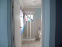 Main Bathroom - 10 square meters of property in Mossel Bay