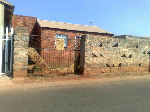 2 Bedroom House for Sale For Sale in Tembisa - Home Sell - MR086167