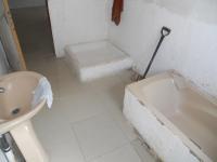 Main Bathroom - 7 square meters of property in Zakariyya Park