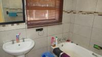 Bathroom 1 - 7 square meters of property in Sonland Park