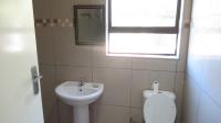 Main Bathroom - 5 square meters of property in Sonland Park