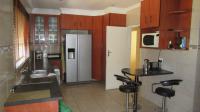 Kitchen - 21 square meters of property in Sonland Park