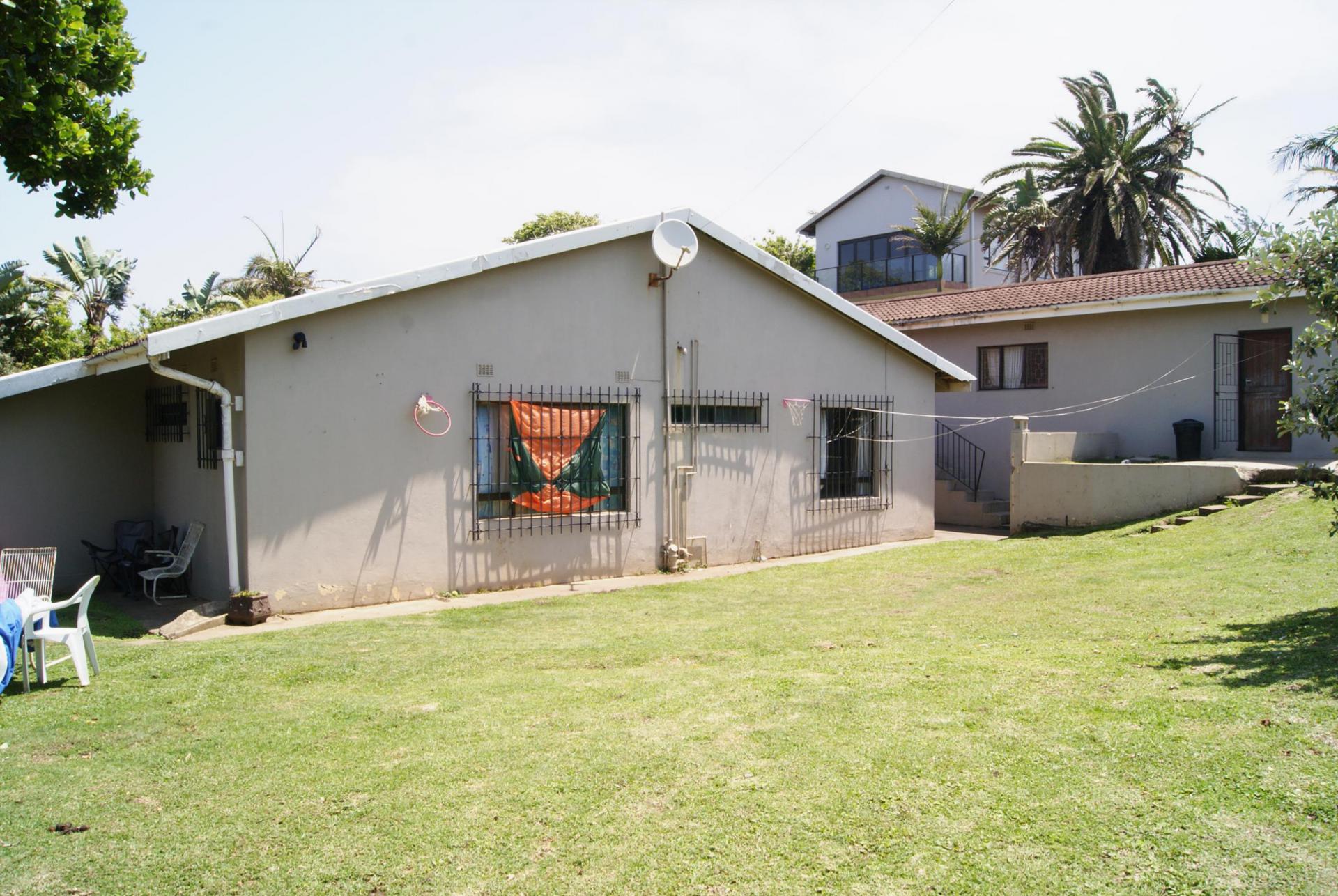 Front View of property in Port Edward