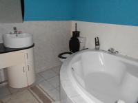 Bathroom 2 - 2 square meters of property in Boksburg