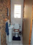 Bathroom 1 - 16 square meters of property in Mindalore