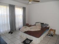 Bed Room 1 - 17 square meters of property in Dalpark