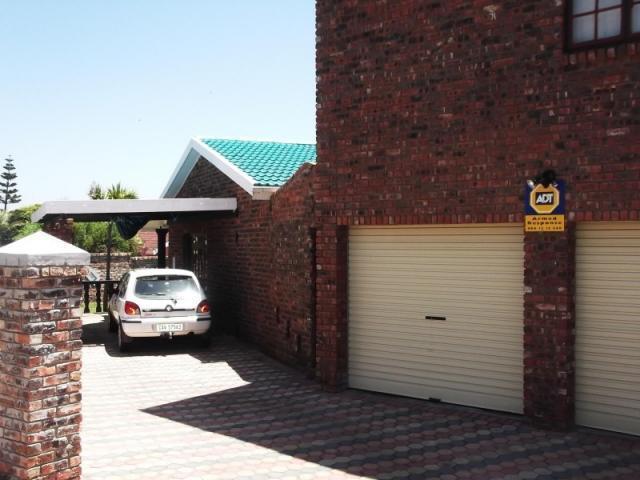 4 Bedroom House for Sale and to Rent For Sale in Mossel Bay - Home Sell - MR088067