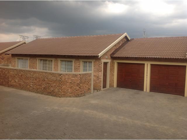 3 Bedroom Cluster for Sale For Sale in Greenstone Hill - Home Sell - MR088135